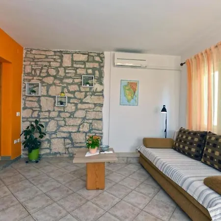 Quietly Country Terrace In Istra