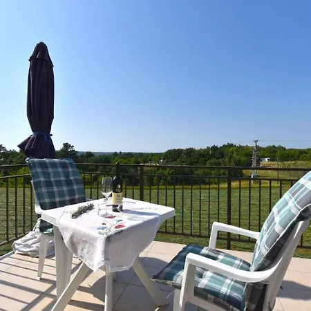 Quietly Country Terrace In Istra Pifari