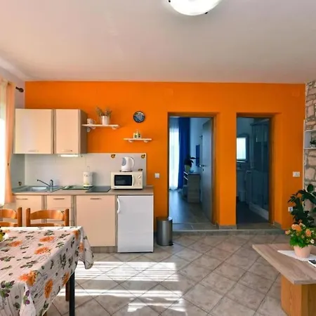 Quietly Country Terrace In Istra Apartmán