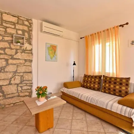 Quietly Country Terrace In Istra Apartmán