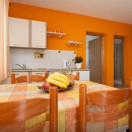 Quietly Country Terrace In Istra Apartmán