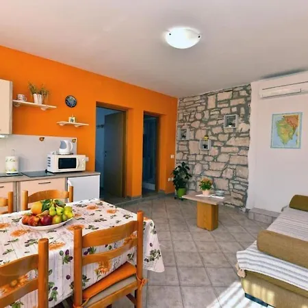 Quietly Country Terrace In Istra Apartmán Pifari